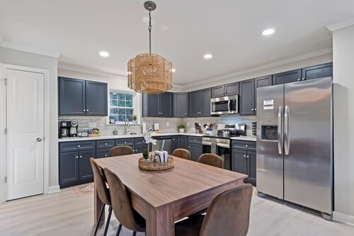 Blue Ridge Haven-Stylish, Views, Central Location!