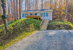 Exterior - Blue Ridge Haven-Stylish, Views, Central Location! (Maggie Valley)