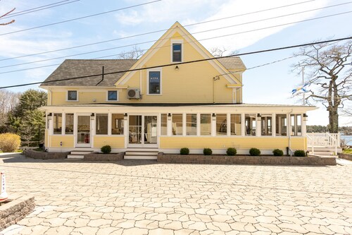 The Oaks Seaside Retreat