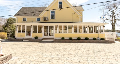 The Oaks Seaside Retreat