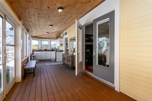 House | 5 bedrooms - The Oaks Seaside Retreat (Pinehouse)