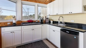 5 bedrooms - The Oaks Seaside Retreat (Pinehouse)