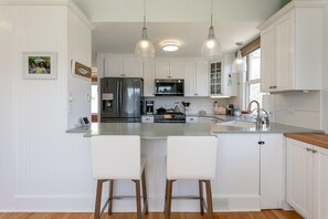 5 bedrooms - The Oaks Seaside Retreat (Pinehouse)