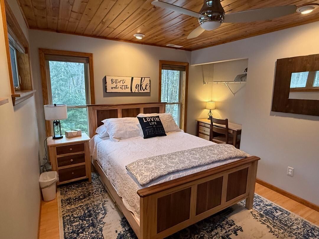 3 bedrooms, iron/ironing board, free WiFi, bed sheets