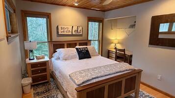 3 bedrooms, iron/ironing board, free WiFi, bed sheets