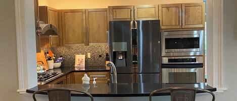 ميكروويف، فرن، موقد طهي مسطح، غسالة أطباق