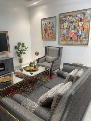 Living area - Supacious 3-bedroom apartment with AC in serene Dakar (Dakar)