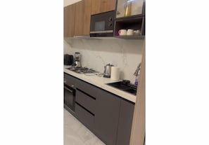 Private kitchen - Supacious 3-bedroom apartment with AC in serene Dakar (Dakar)