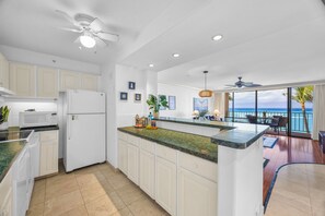 Private kitchen - Direct Oceanfront 2BD Condo w Panoramic Views in West Maui-Valley Isle 408 (Lahaina)