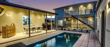 Pool & Outdoor Entertaining Area