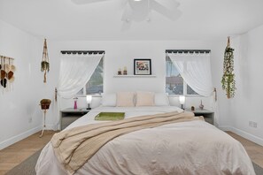 4 bedrooms, iron/ironing board, free WiFi, bed sheets - Sonoran Dreamers - Walk to PV Mall (Phoenix)