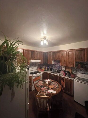 Room for rent in a unique home cinema apartment - Heart of Plateau Mont-Royal