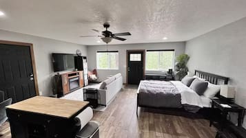 1 bedroom, free WiFi, bed sheets