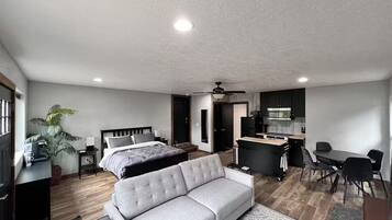 1 bedroom, free WiFi, bed sheets