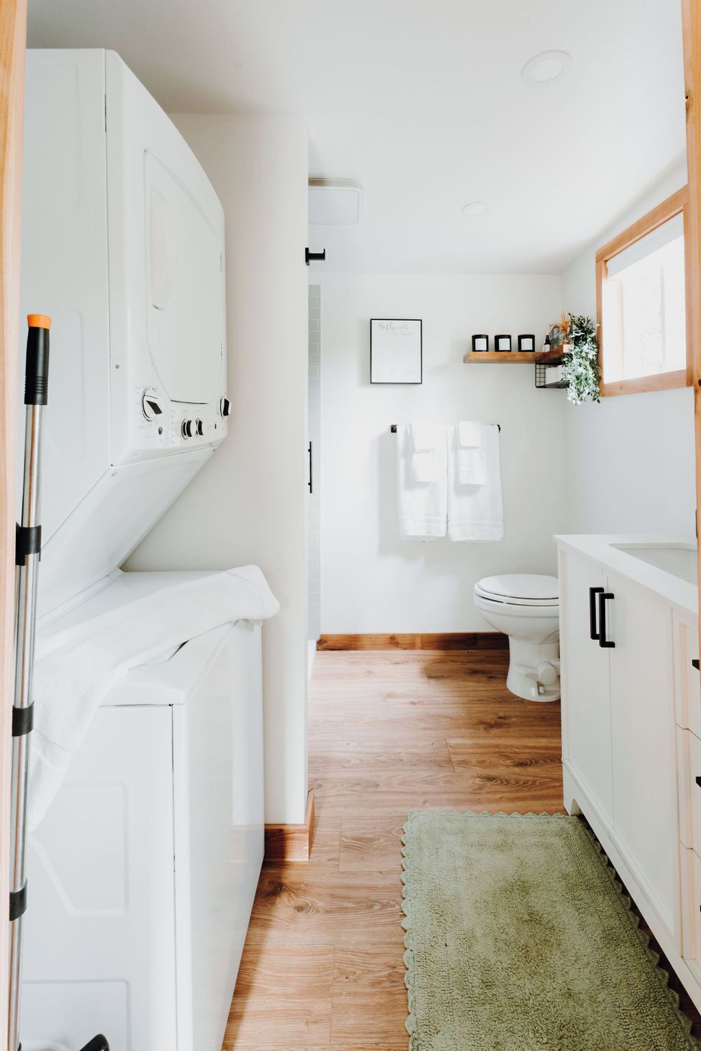 Bruser, hårtørrer, håndklæder, Sæbe