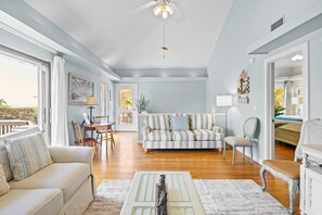 Smart TV - Barefoot Energy: Across the street from Gulf! Rooftop Deck Pool & Spa by Anna Maria Life (Holmes Beach)