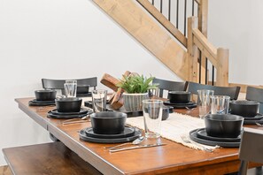 Dining - Private Hot Tub Weekend Cabin Near Thunder Ridge with Arcade, Community Pools & Free Daily Tickets (Hollister)