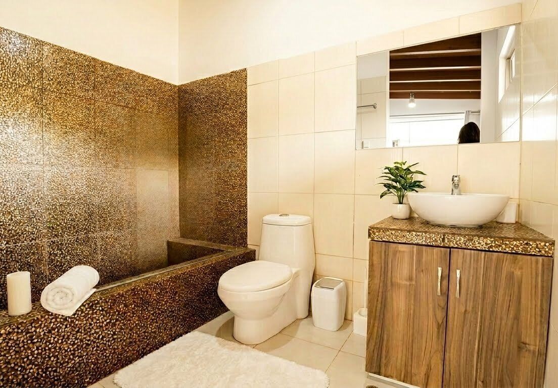 Douche, sèche-cheveux, serviettes fournies, savon