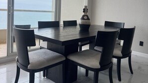 Dining - The Pacibeach Condo - Oceanfront • Infinity View (Playas de Rosarito)