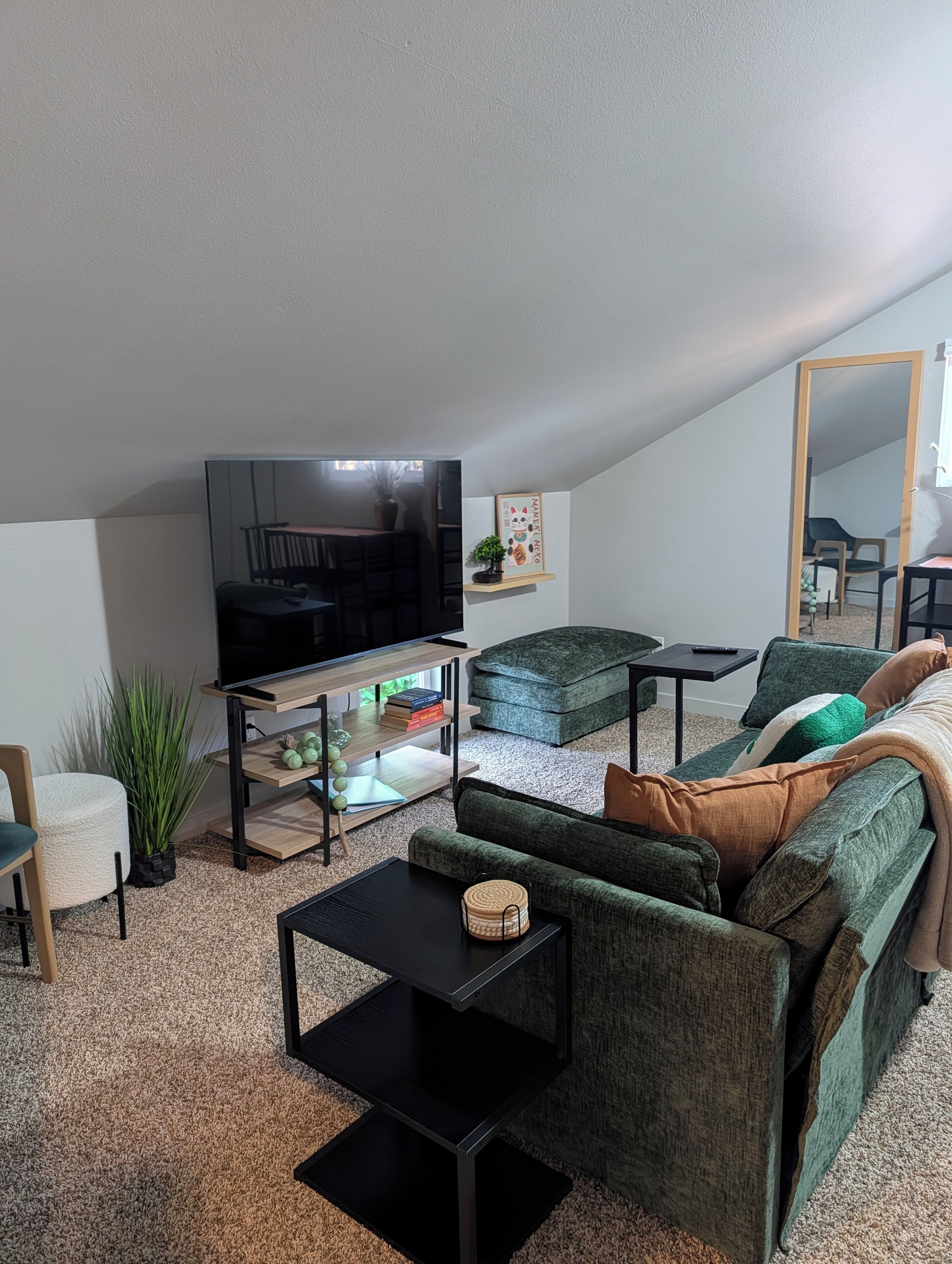 Smart-TV, bøker og PC-skjermer