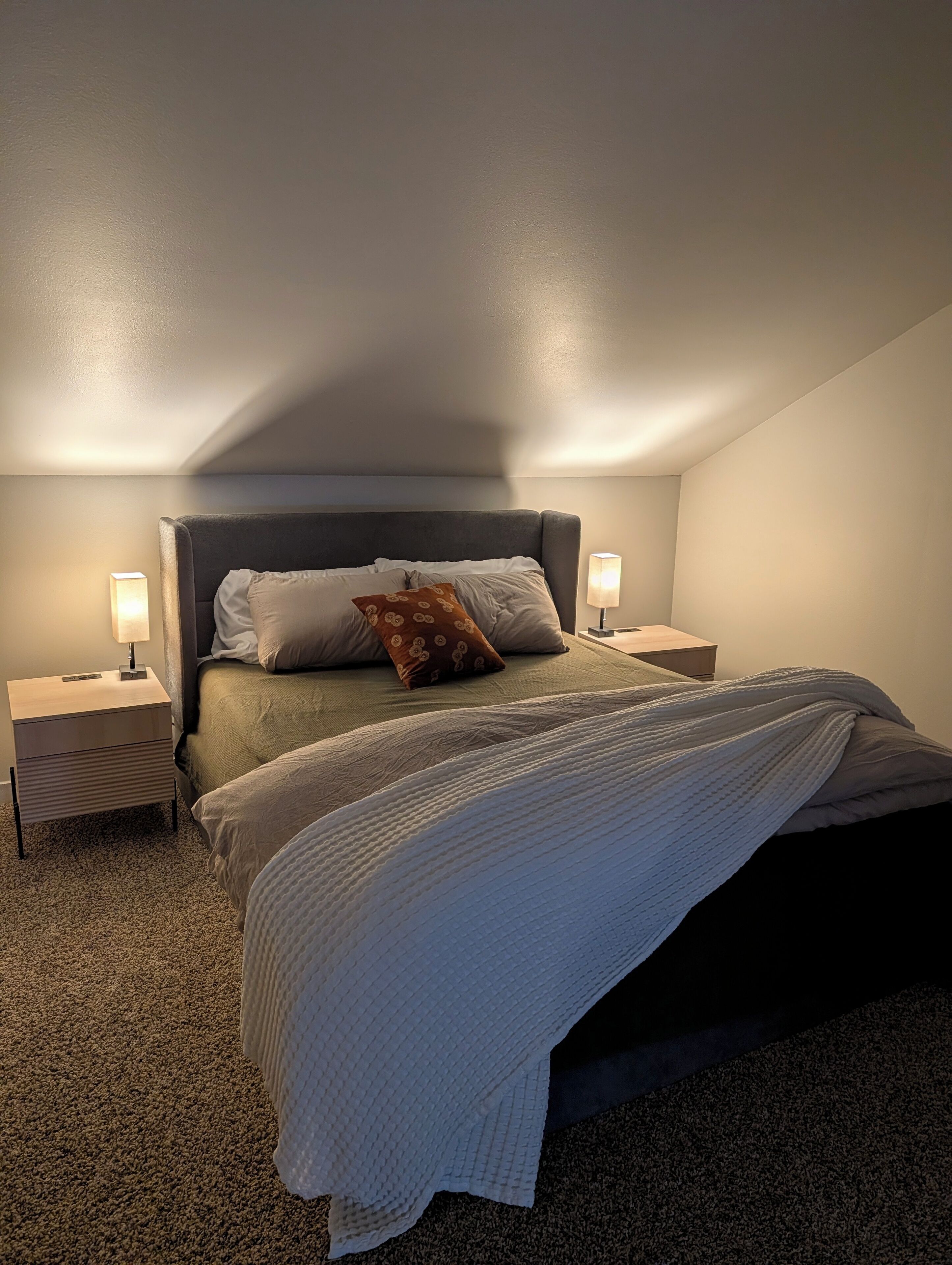 1 soverom, skrivebord, wi-fi (inkludert) og sengetøy