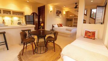 Departamento, 1 cama King size y sofá cama, cocineta, vista al océano | Área de sala de estar