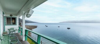 Hood Canal Beach House Hot Tub Kayaks Paddleboards
