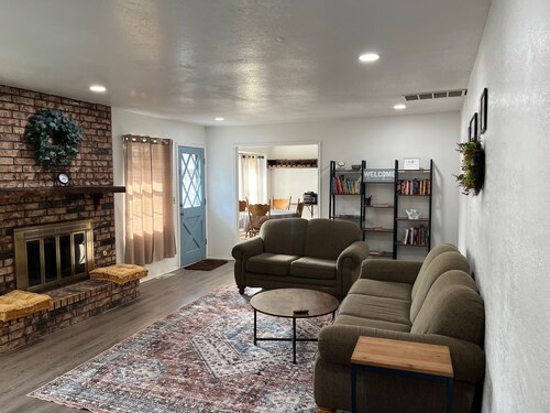 Recently renovated, spacious 4-bedroom house in Broken Arrow