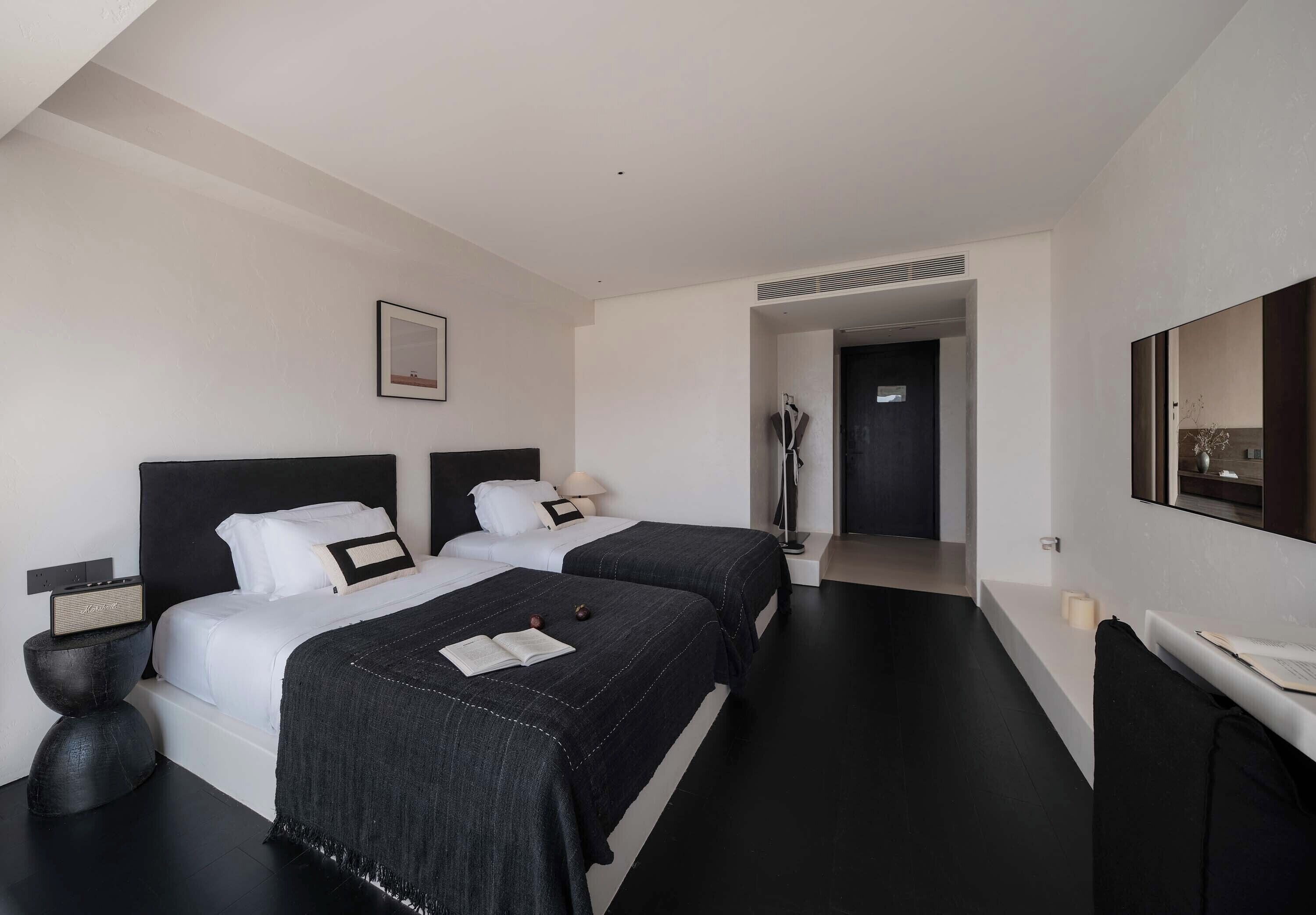 Romantic Twin Room, Balcony, Lake View