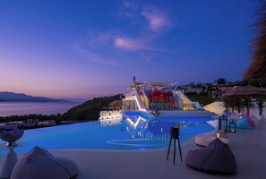 Outdoor pool - Fuxian Lake Su Qing Qingzhou Cliff Hotel (Yuxi)