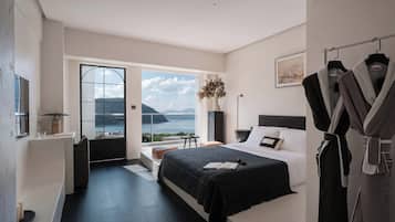 Dobbeltrom – signature, balkong, utsikt mot innsjø | Individuelt dekorert, individuelt innredet og wi-fi (inkludert)
