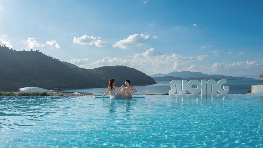 Fuxian Lake Su Qing Qingzhou Cliff Hotel