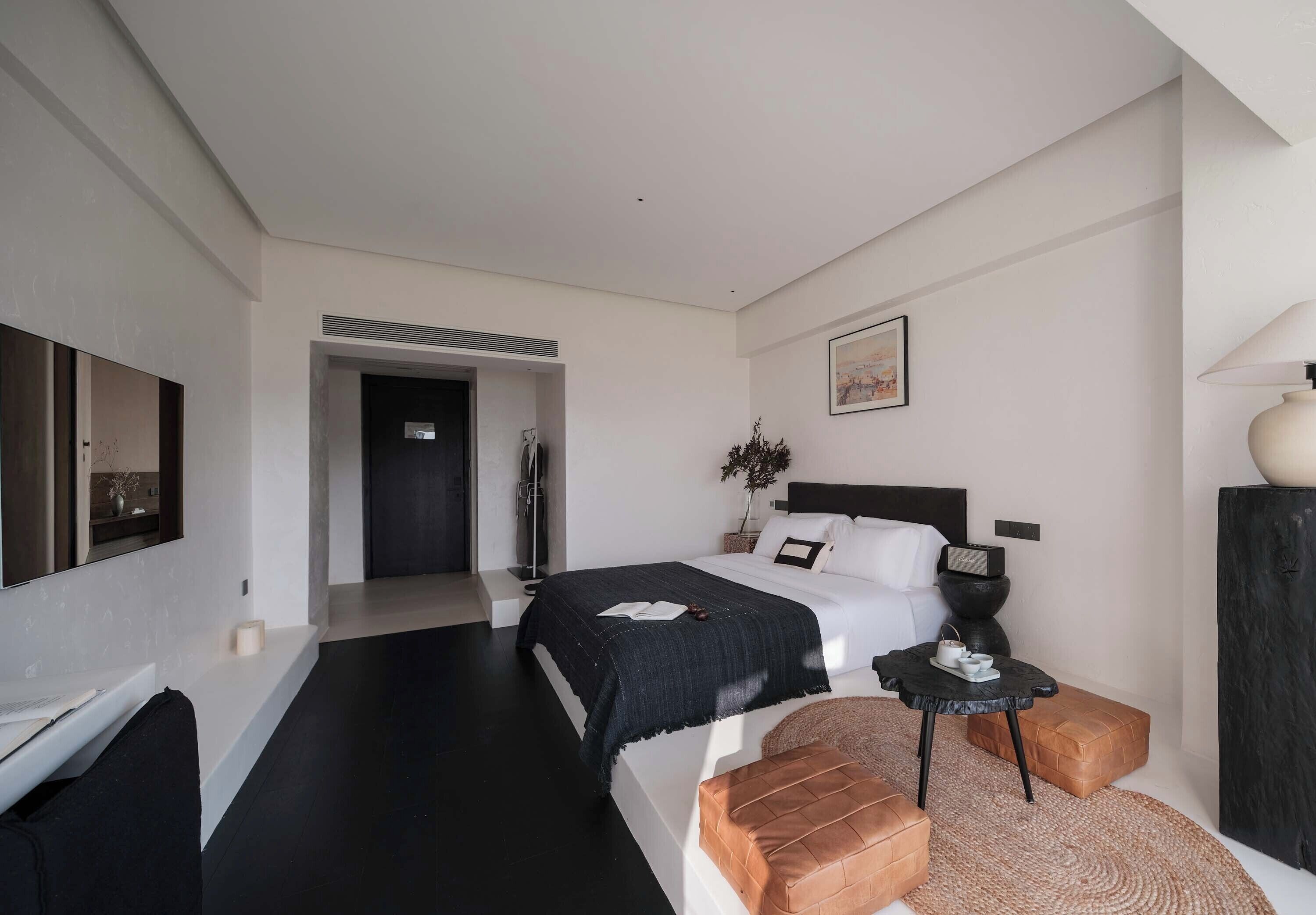 Romantic Double Room, Balcony, Lake View | Living room