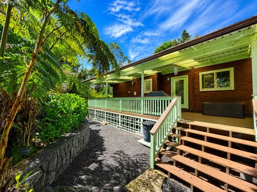 Beautiful Volcano Getaway With Hot Tub Near National Park