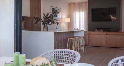 Tide ~ 3 King rooms~Steps to the Sea~Gas fireplace