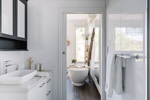 Hair dryer - Kestrels Nest - a luxurious couples retreat (Aldinga Beach)