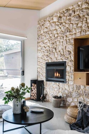 Interior - Kestrels Nest - a luxurious couples retreat (Aldinga Beach)