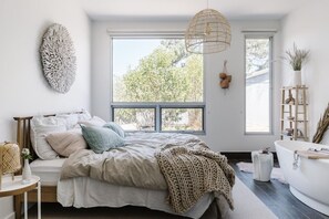 Iron/ironing board, WiFi - Kestrels Nest - a luxurious couples retreat (Aldinga Beach)