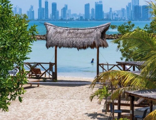 Beautiful private cabana with Jacuzzi, just one minute from the beach.