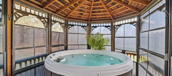 NEW All-Star Retreat 5 Min to Cooperstown w/ Hot Tub, Pool, Arcade, 2 Game Rooms
