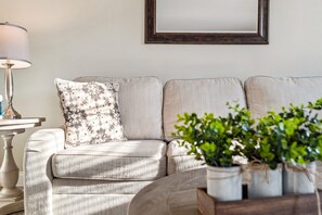 Smart-tv, videospil, bordfodbold, bordtennisbord