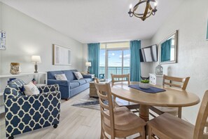 Dining - Baywatch 1734: Family fun pools & lazy rivers (North Myrtle Beach)