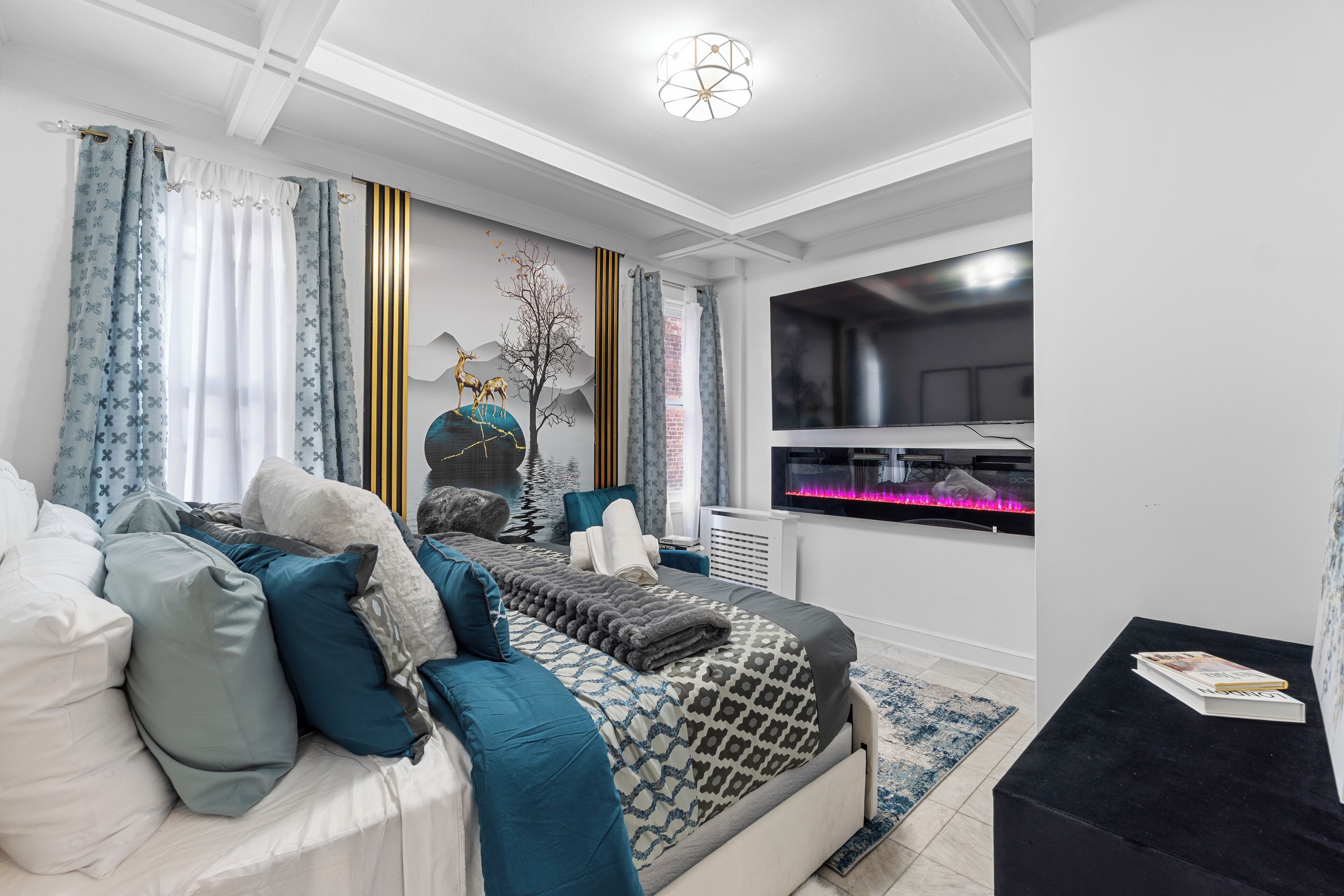 3 間睡房、房內夾萬、熨斗/熨衫板、可攜式嬰兒床