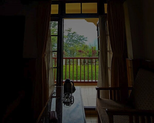Traditional Cottage, Private Bathroom, Mountain View | Interior - Yangsum Village Homestay (Gyalshing)