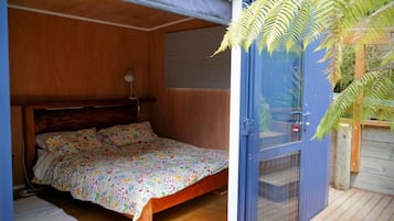 Fer et planche à repasser, accès Internet, draps fournis