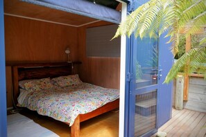 Fer et planche à repasser, accès Internet, draps fournis