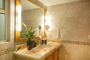 Shower, hair dryer, towels, soap - Elegant 3BR Beachfront Luxury Condo Near Paradise Village, Nuevo Vallarta Mexico (Nuevo Vallarta)