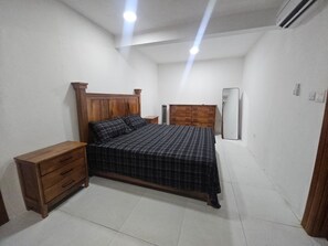 Ferros/tábuas de passar roupa, Wi-Fi, roupa de cama