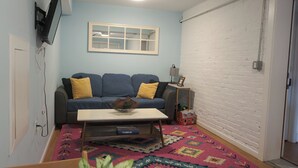 Unclassified image, 3 of 12, button - Charming & Convenient Suite in Petworth w/ Parking (Washington)