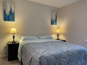 2 Schlafzimmer, Zimmersafe, Schreibtisch, Bügeleisen/Bügelbrett